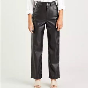 Levi’s Ribcage Straight faux leather